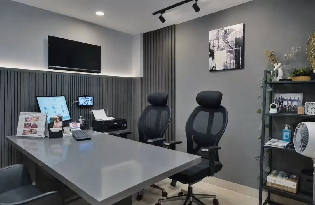 Consultation room – Healing Touch Dental Sector 45